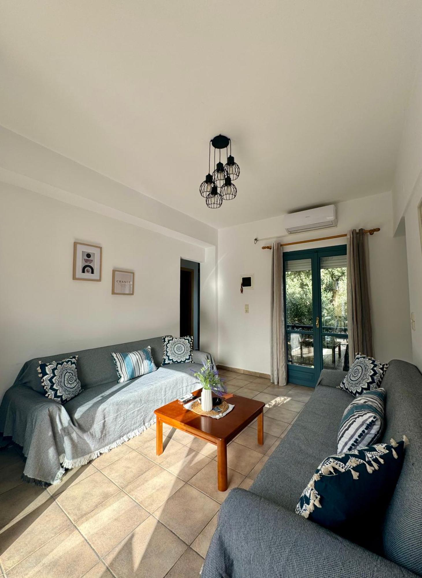 Melinda'S Cozy Apartments بلوماريوس المظهر الخارجي الصورة